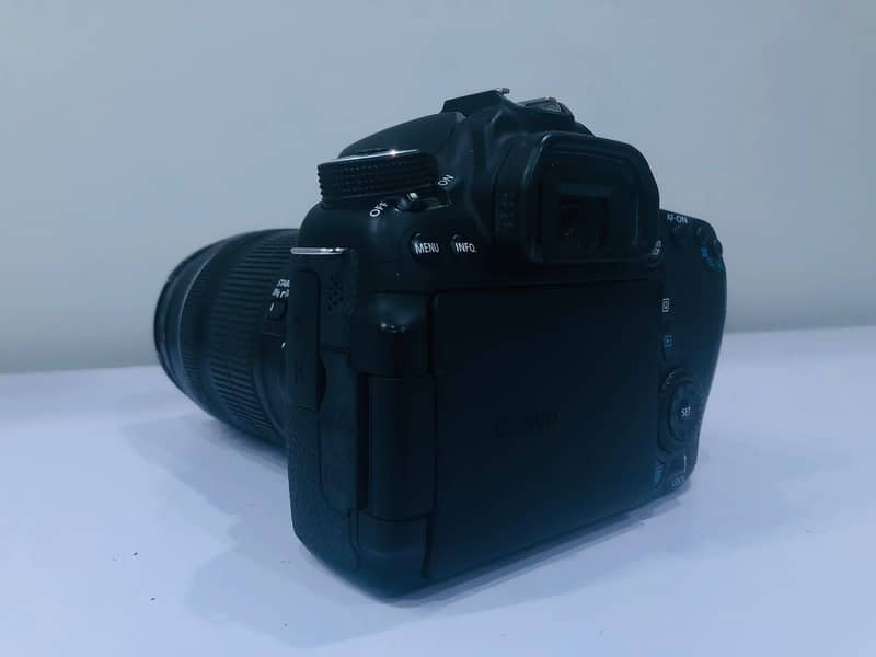 EOS 70D With 18-135 STM KIT 10
