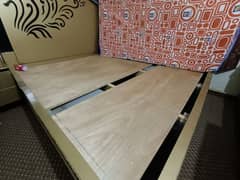 Deco paint Bed with dressing