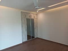 10 Marla Flat For rent In Lahore 0