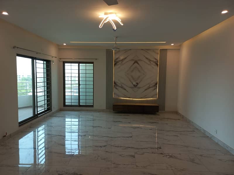 Flat Of 10 Marla Available For rent In Askari 11 0