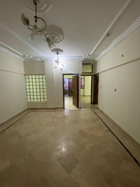 3 BED DD FLAT WITH ROOF FOR SALE IN GULSHAN-E-IQBAL BLOCK 13D-2 2