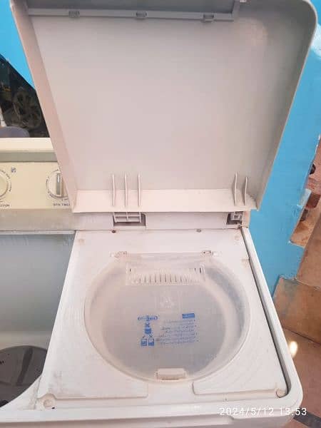 super asia  washing machine twin tub model number SA245 9