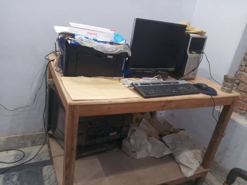 Large computer and ironing table for sale urgent 0