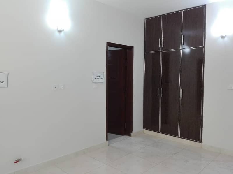 Spacious Flat Is Available In Askari 11 For Rent 1