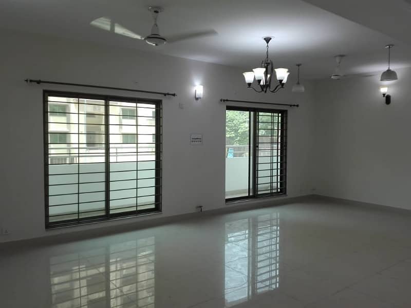 Spacious Flat Is Available In Askari 11 For Rent 3
