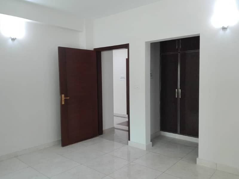 Spacious Flat Is Available In Askari 11 For Rent 5