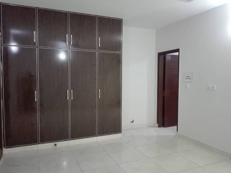 Spacious Flat Is Available In Askari 11 For Rent 6