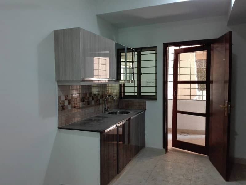 Spacious Flat Is Available In Askari 11 For rent 8
