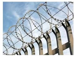 chain link fence razor wire barbed wire mesh jali security fence