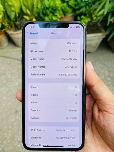 Read carefully iPhone XS Max 256 gb with box. 5