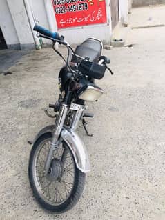30 ki ha Bike For Sale only Buyer can contact Chaska tem Durr rahy