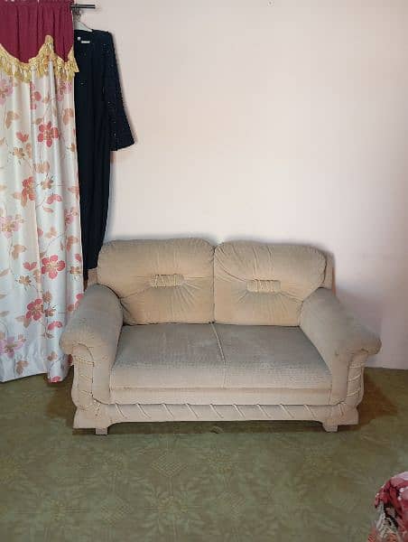 10/10condition sofa set  ,  {3+2+2=7} seven seater 2