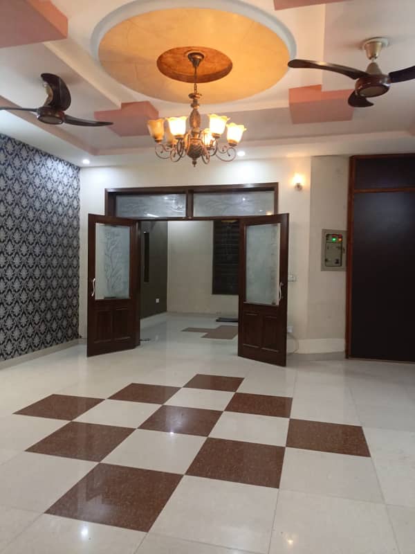 Brand New Type Tiled Floor 10 Marla Lower Portion available with Gas PiA Society near Wapda Town LHR 6