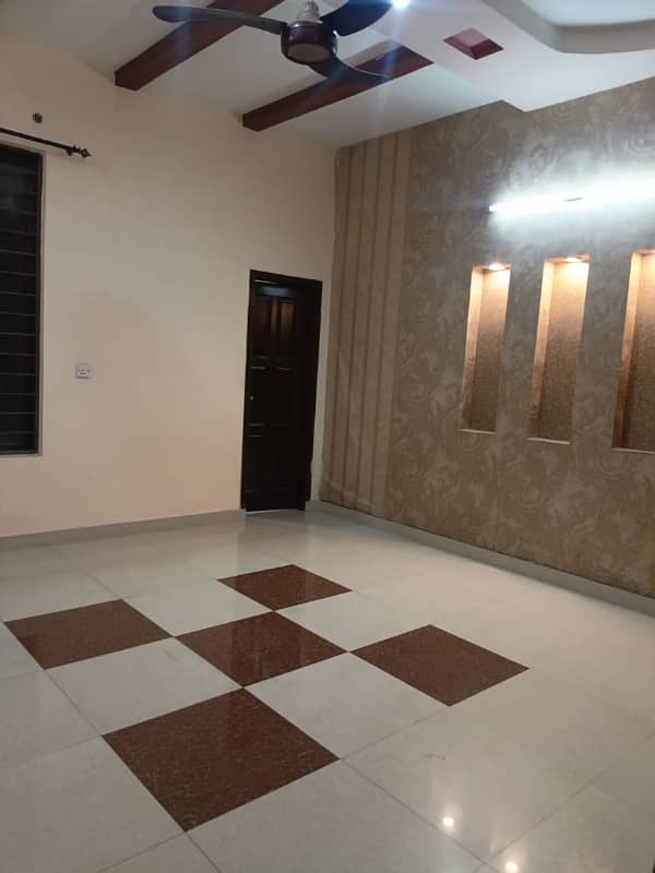 Brand New Type Tiled Floor 10 Marla Lower Portion available with Gas PiA Society near Wapda Town LHR 7