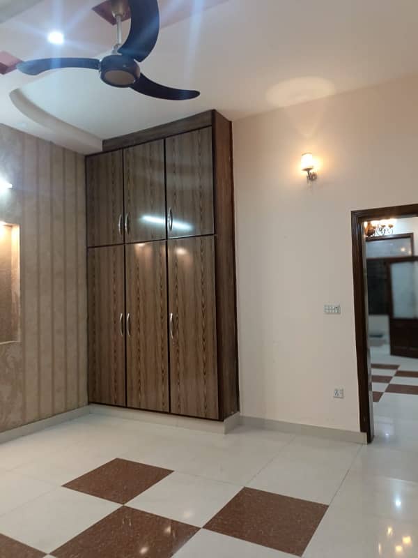 Brand New Type Tiled Floor 10 Marla Lower Portion available with Gas PiA Society near Wapda Town LHR 8