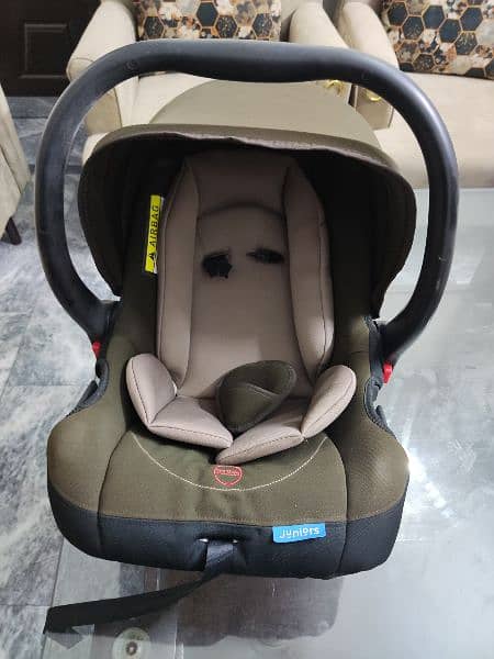 Imported baby carry cot/car seat 7