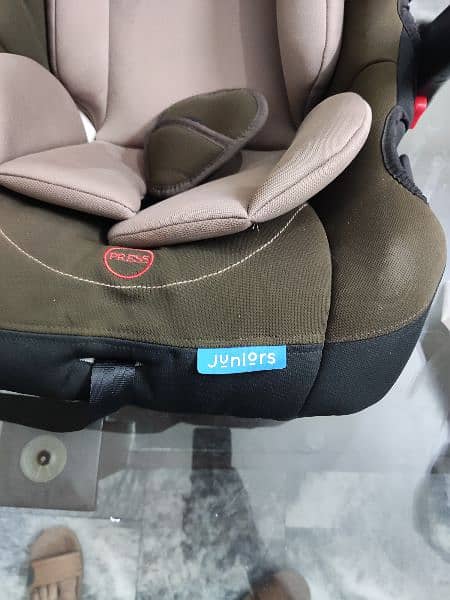 Imported baby carry cot/car seat 8