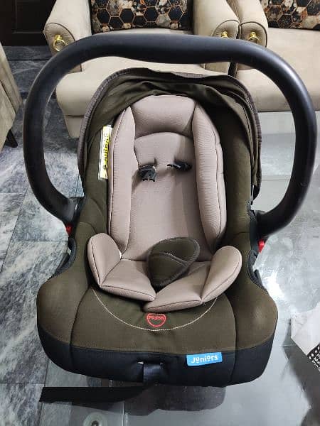 Imported baby carry cot/car seat 9