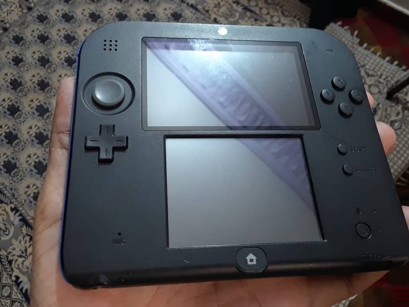Nintendo 2ds 9/10 condition with charger 2