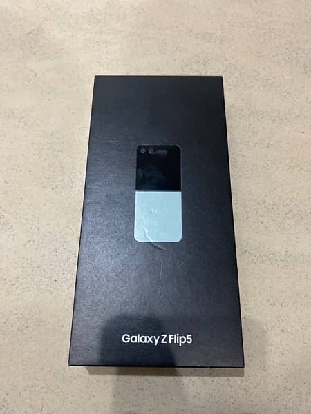 Samsung galaxy Z flip5 brand  new US purchase 1