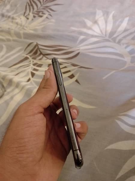 iPhone 11 Pro Non PTA 256Gb Waterpack 4