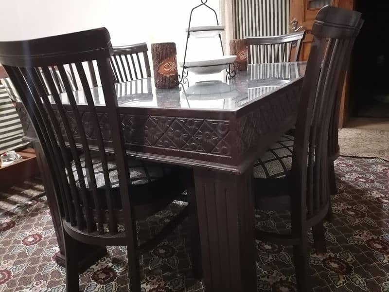 Dining table for sale 9
