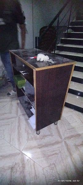 Reception counter Available 4