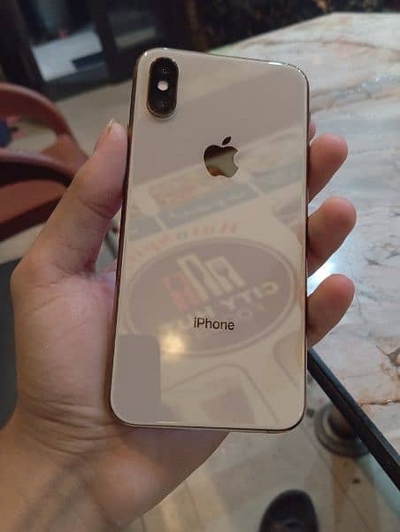 iPhone Xs approved --- 64 gb 0