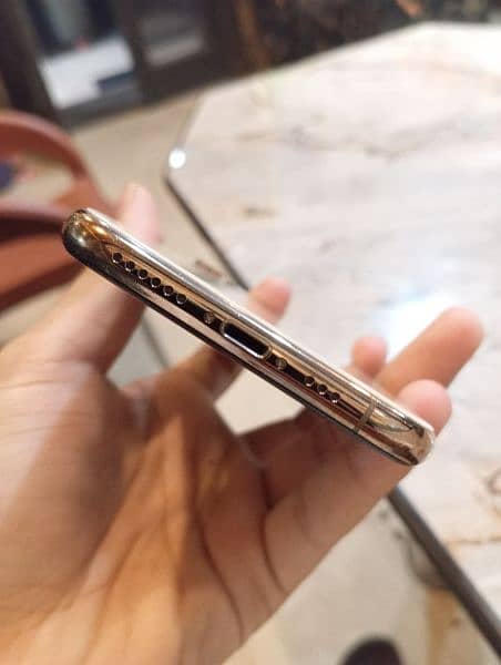 iPhone Xs approved --- 64 gb 1