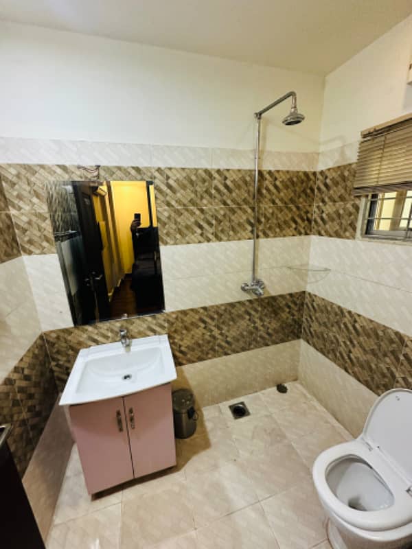 Two beds luxury apartment for rent on daily basis in bahria town 10