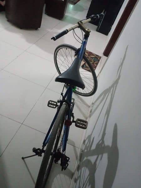 second hand bike bicycle in perfect ok condition I am available 6