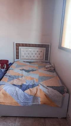 single bed in good condition