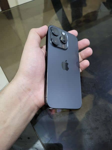 Iphone 15 pro black titanium 0