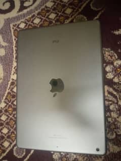 ipad is 10/9 condition and 16gb mamorei
