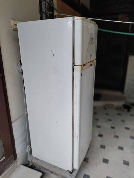 Dawlance Refrigerator genuine condition 1