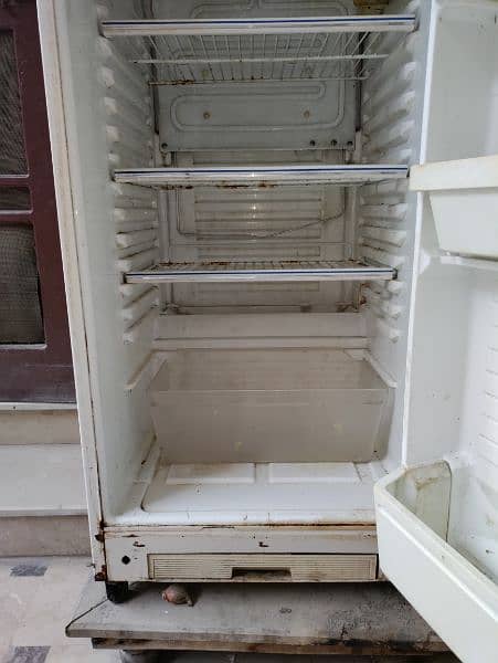 Dawlance Refrigerator genuine condition 8