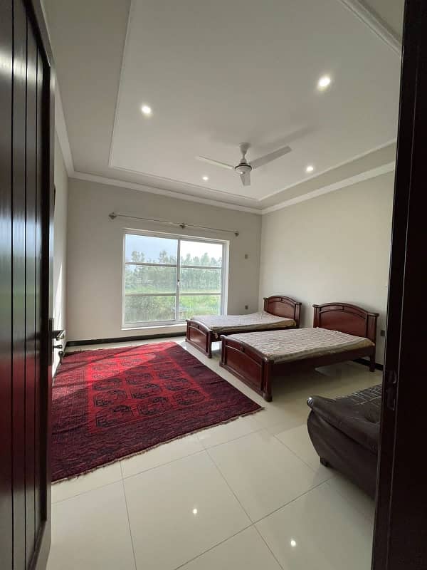Perfect Prime Location 400 Square Yards House In Shaheen Housing Scheme For sale 5