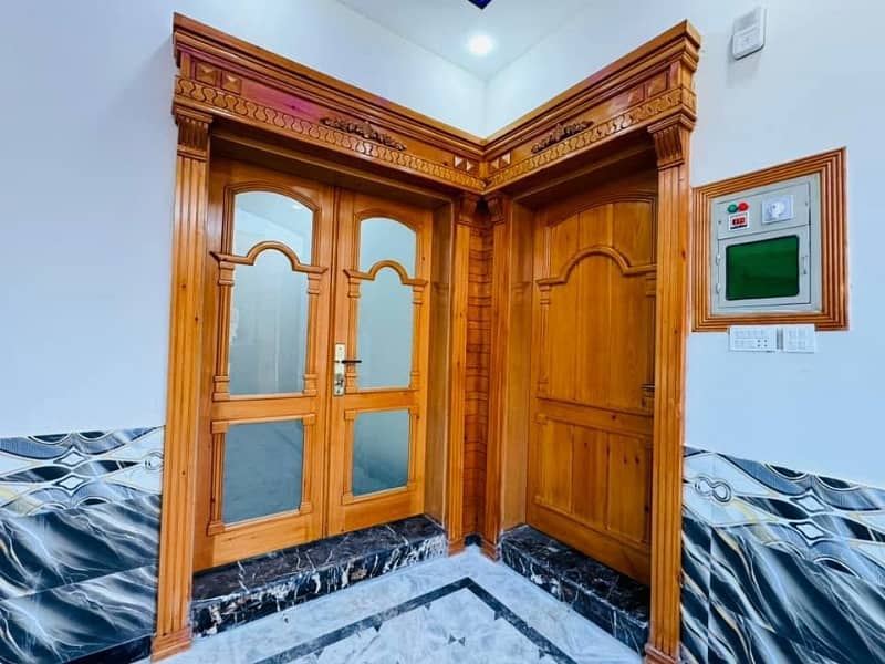 Prime Location In Sufiyan Garden House For sale Sized 7 Marla 14