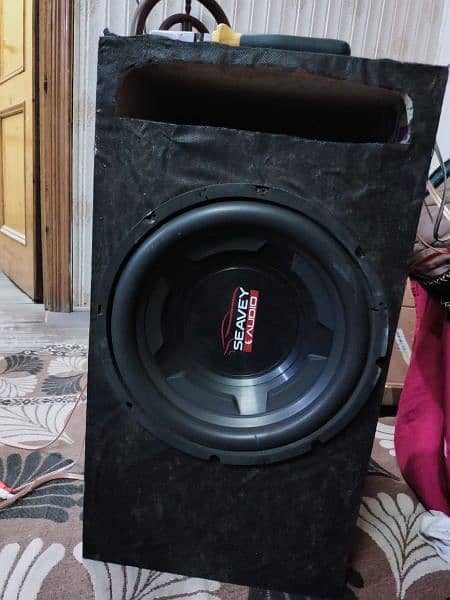 car speakers and baser with amp 6