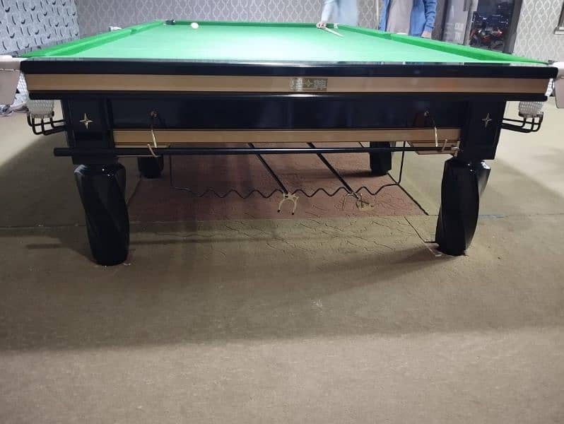 Urgent sale on snooker tables, we can deal all types of snooker tables 8