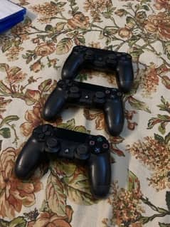 Ps4 Controllers + 3 Games