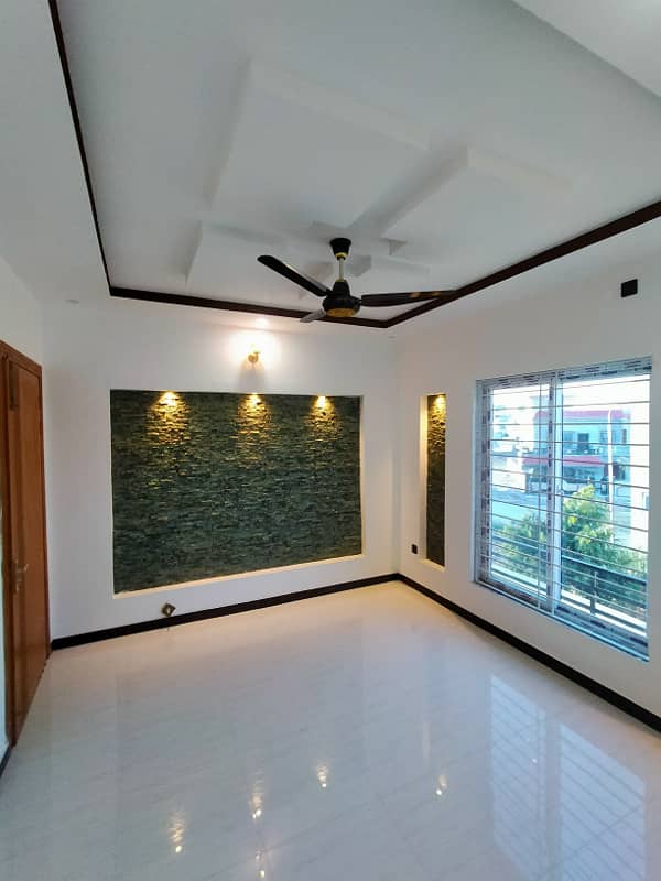 7 Marla House In Central Bahria Town Phase 8 - Ali Block For Sale 20