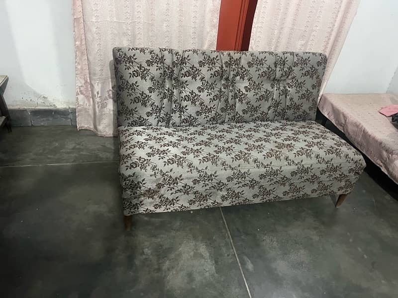 4 Seater Sofa Set big one in good condition 2