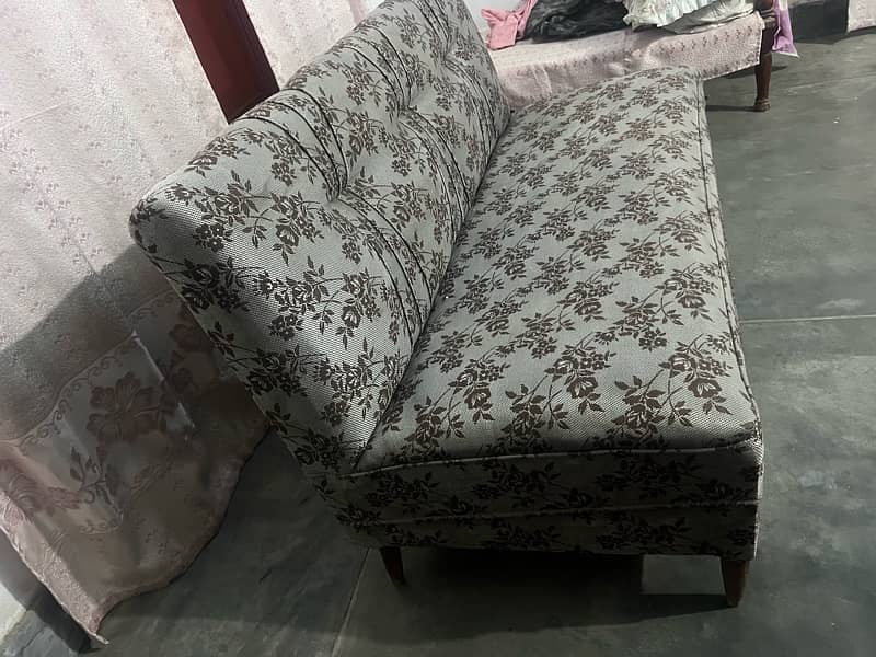 4 Seater Sofa Set big one in good condition 3