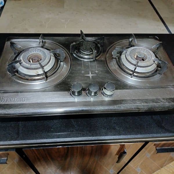 3 burner gas stove mint condition metal body urgent sale full working 0