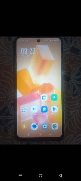 Infinix 40i new condition 8+8/128 All assesry only 4mont use 2