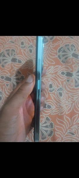 Infinix 40i new condition 8+8/128 All assesry only 4mont use 3