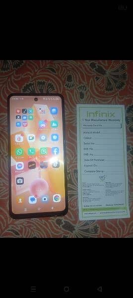 Infinix 40i new condition 8+8/128 All assesry only 4mont use 4