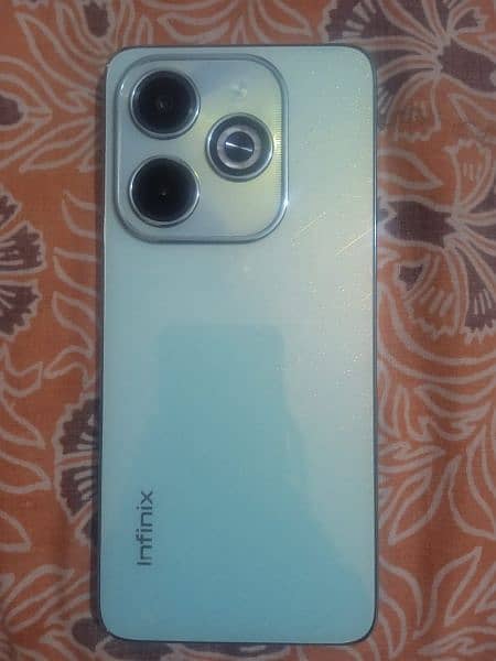 Infinix 40i new condition 8+8/128 All assesry only 4mont use 5