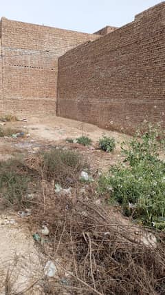 Green town 3 mrla plot very urgent sale gas available in street 03006803629